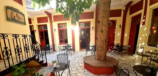 Guernica Bar image 3